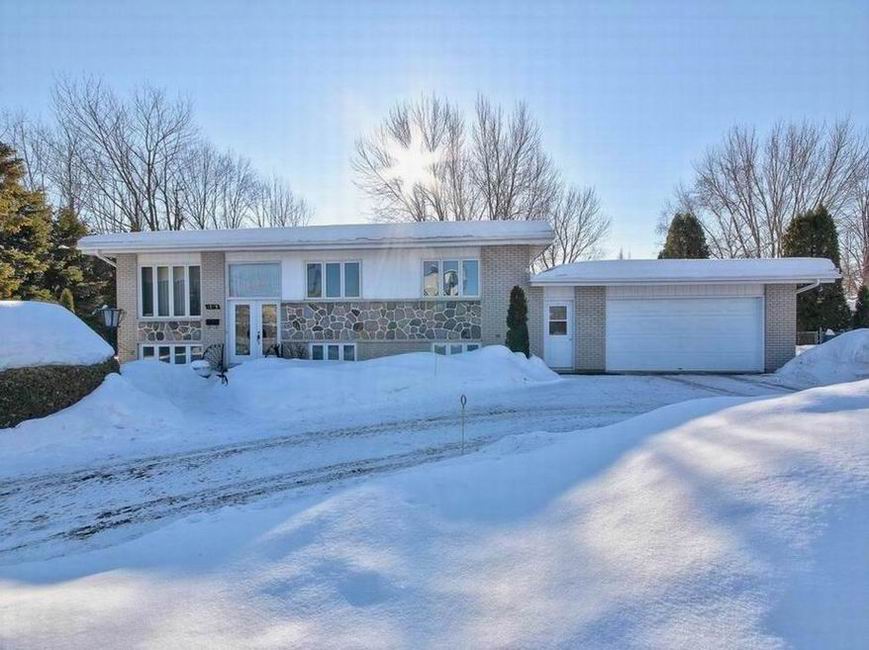 Grande maison Joliette avec trois garages Montreal/CentreVille (Montréal)