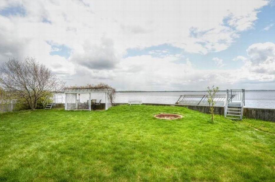 SUPERBE maison sur le LAC DES DEUXMONTAGNES PointeCalumet Montreal/CentreVille (Montréal)