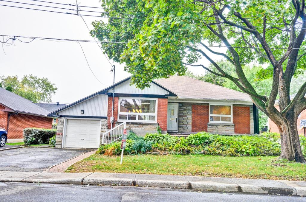 Belle maison bigénération CôteSaintLuc Montréal Montreal/CentreVille (Montréal) Belle maison bigénération CôteSaintLuc Montréal Montreal/CentreVille (Montréal)