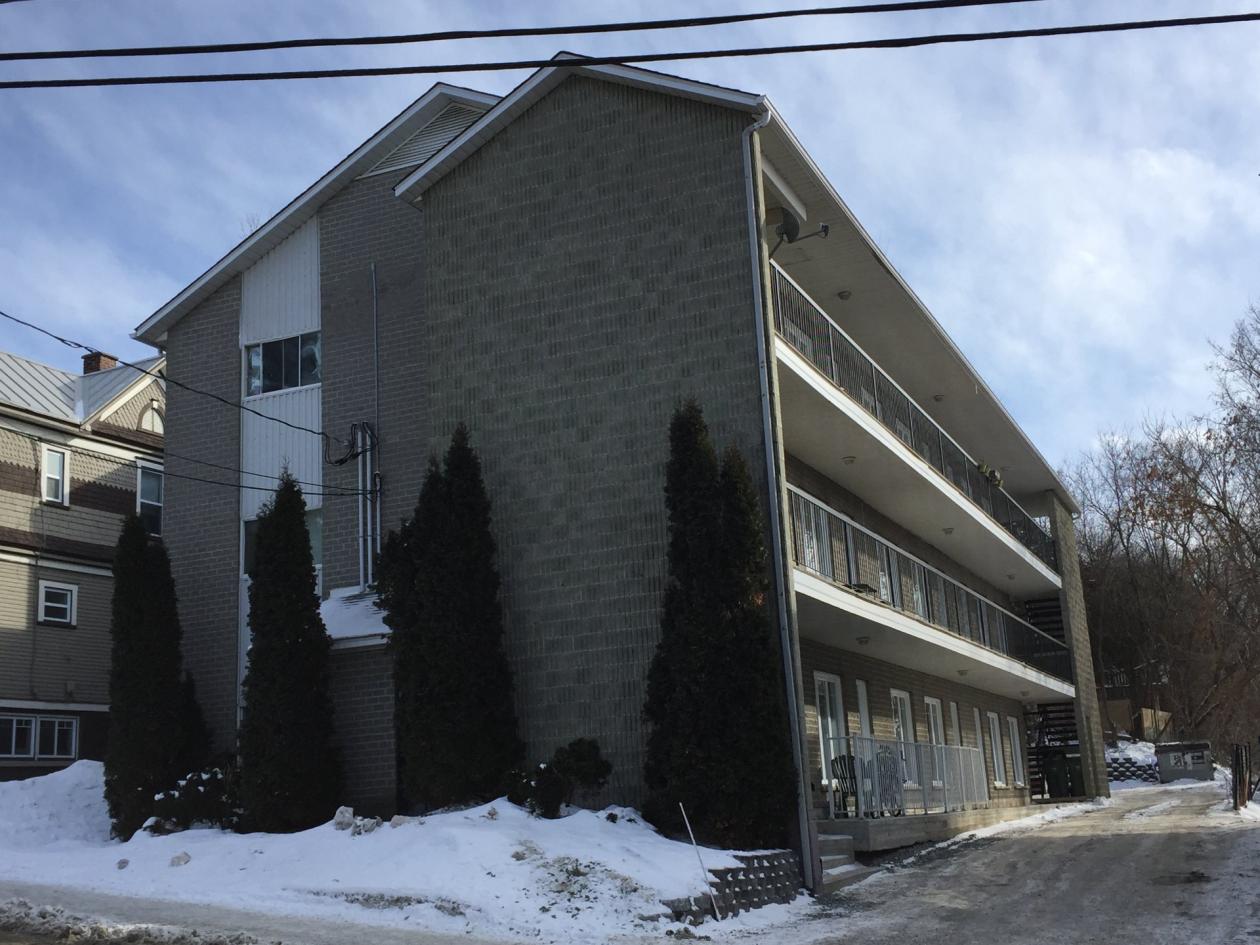 Multiplex 9 logements 4 1/2 à Sherbrooke Montreal/CentreVille (Montréal)