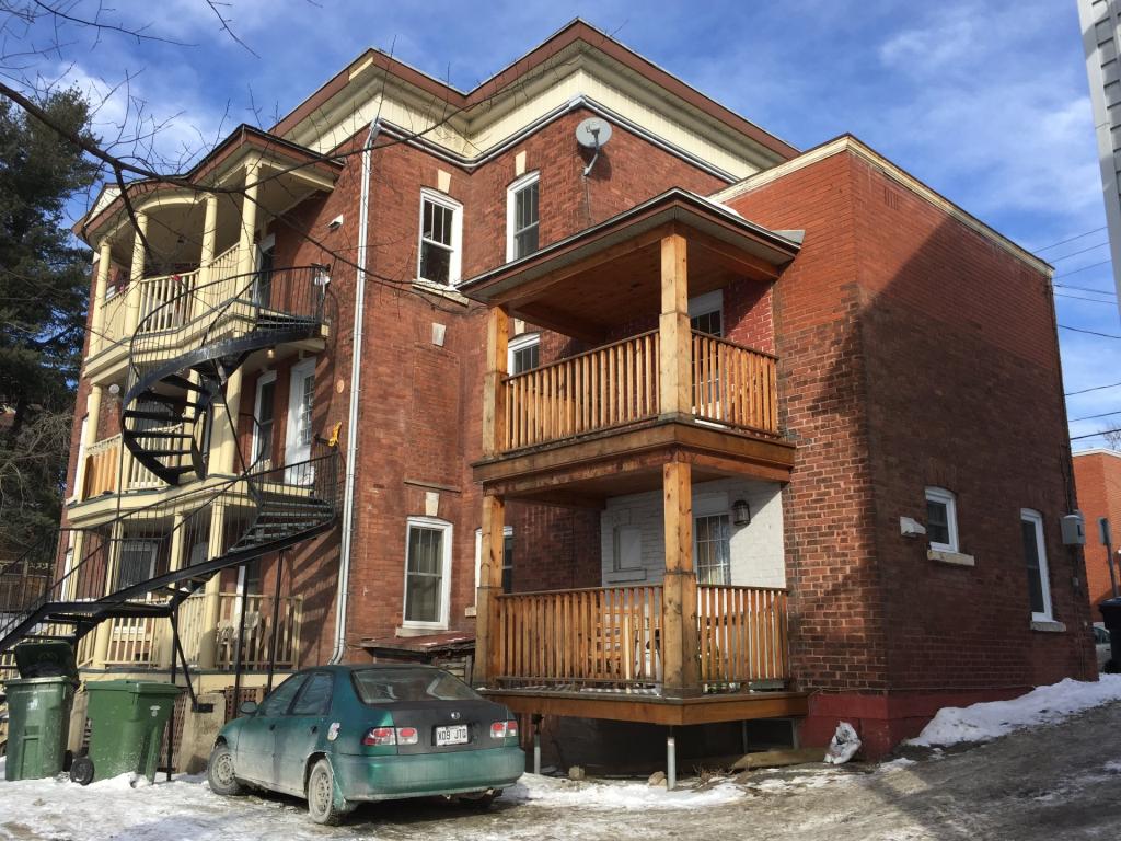 Immeuble 6 logements Rénové au complet Sherbrooke Montreal/CentreVille