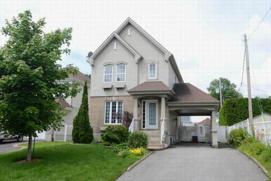 Magnifique maison secteur très recherché StEustache Montreal/Centre