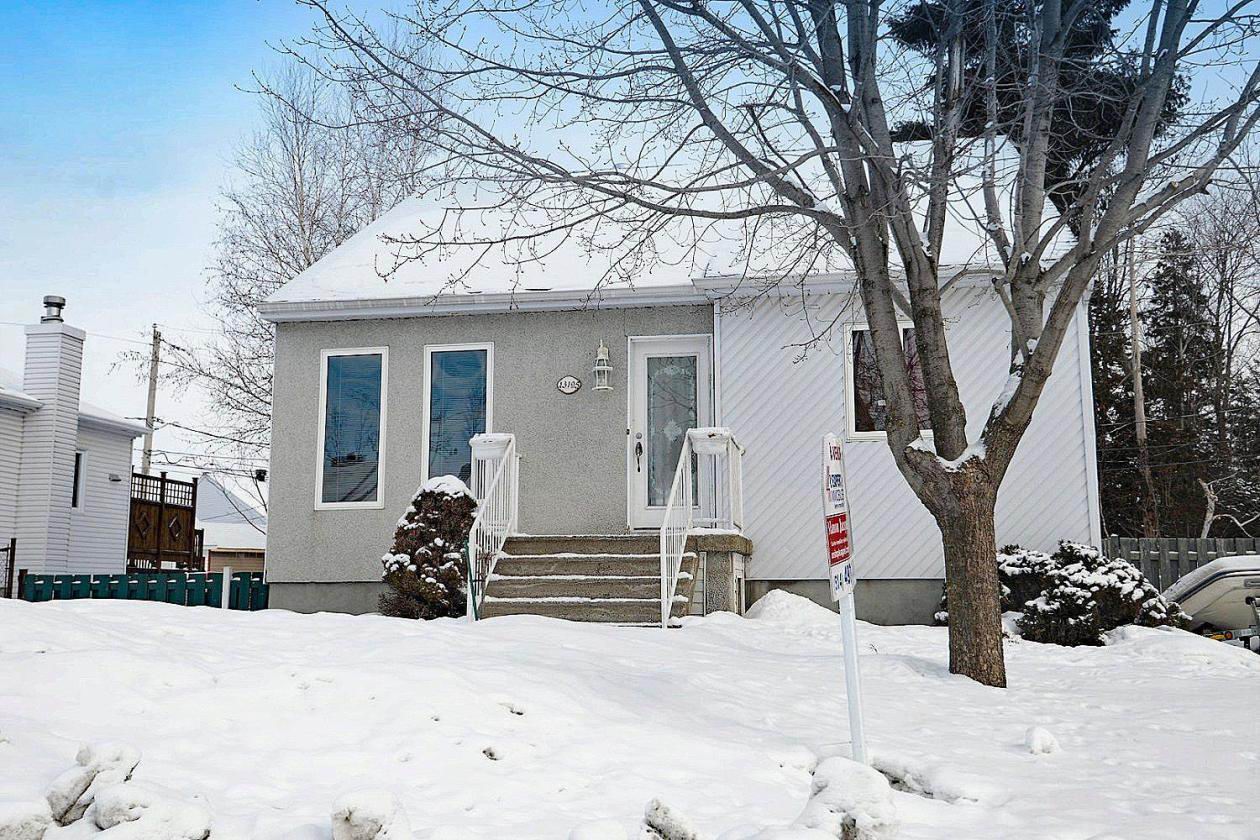 Belle maison SaintJanvier Mirabel adossée au boisé Montreal/CentreVille (Montréal)