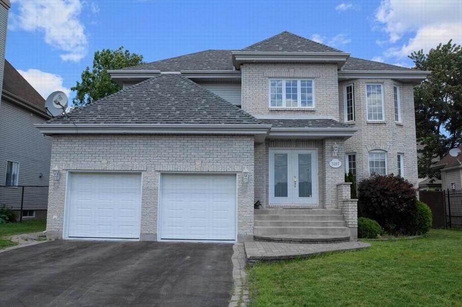 Superbe maison * Les Floralies Du Lac * Vaudreuil Montreal/CentreVille