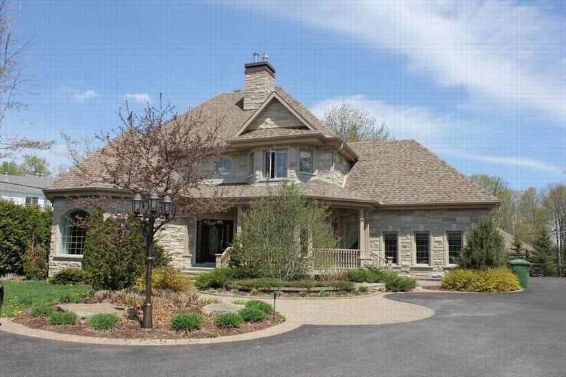 Maison de prestige SaintJérôme Bellefeuille Montreal/CentreVille