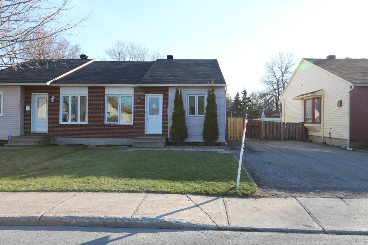 Maison jumelée et rénovée 4 cac SaintFrançois Laval Montreal/Centre