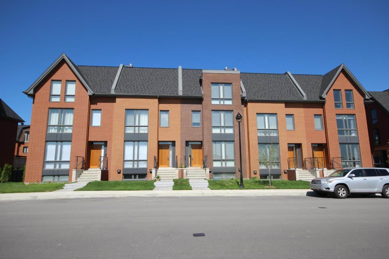 Grande maison de ville Impeccable BoisFranc StLaurent Montreal/Centre