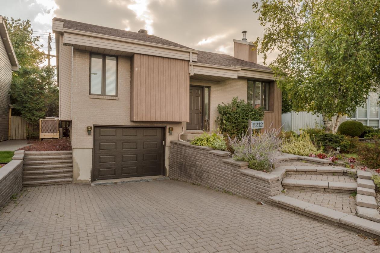 Maison dans un croissant avec cour privée et piscine Vimont Laval
