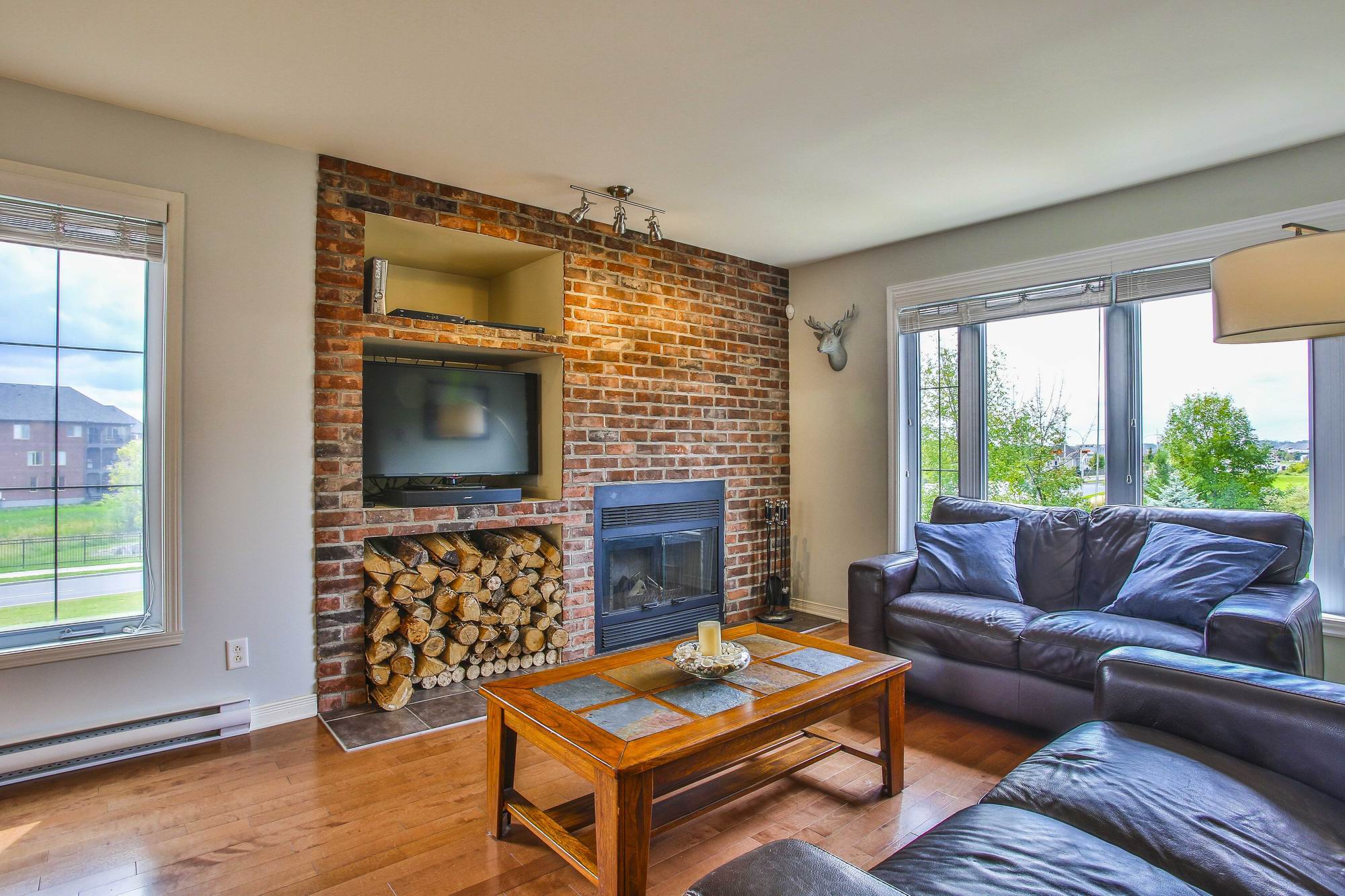 Vaste condo sur 2 étages Quartier DIX30 à Brossard Montreal/CentreVille (Montréal)