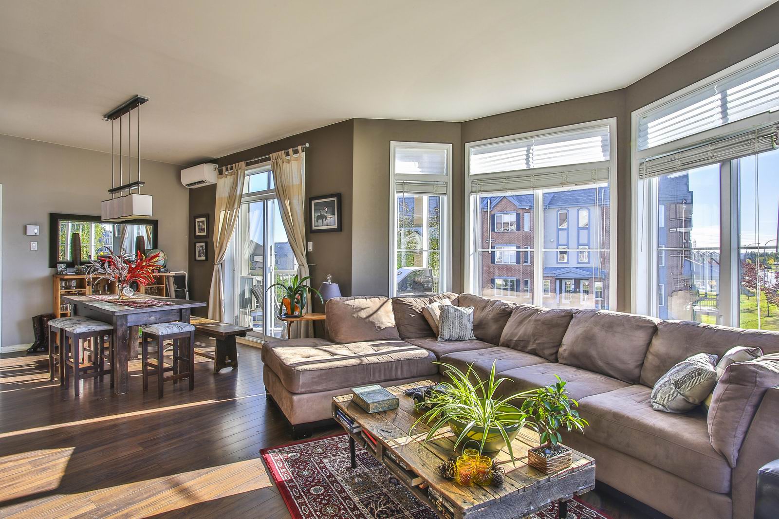 Superbe condo à proximité du DIX30 Brossard Montreal/CentreVille (Montréal)