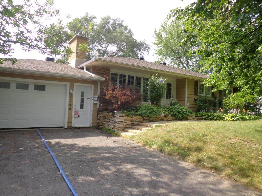 Maison rénovée et idéale pour garderie à Chambly Montreal/CentreVille