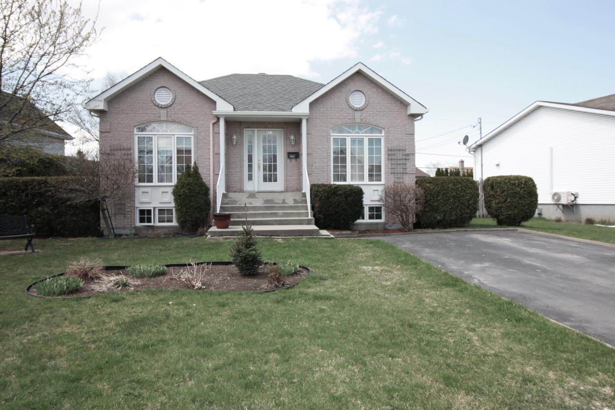 Superbe bungalow très bien entretenu VaudreuilDorion Montreal/Centre