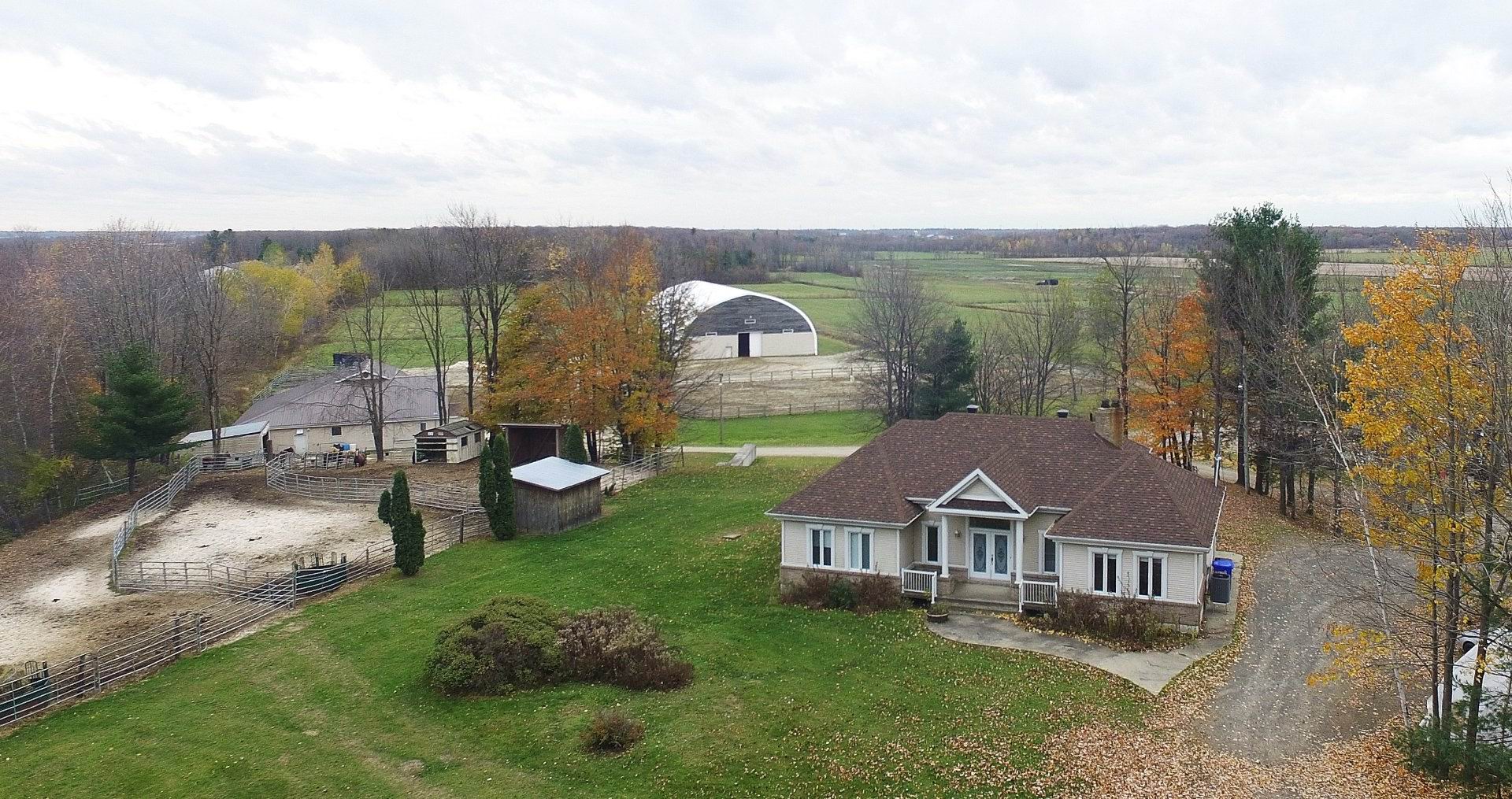 Magnifique fermette équestre 72 arpents à Mirabel Montreal/CentreVille