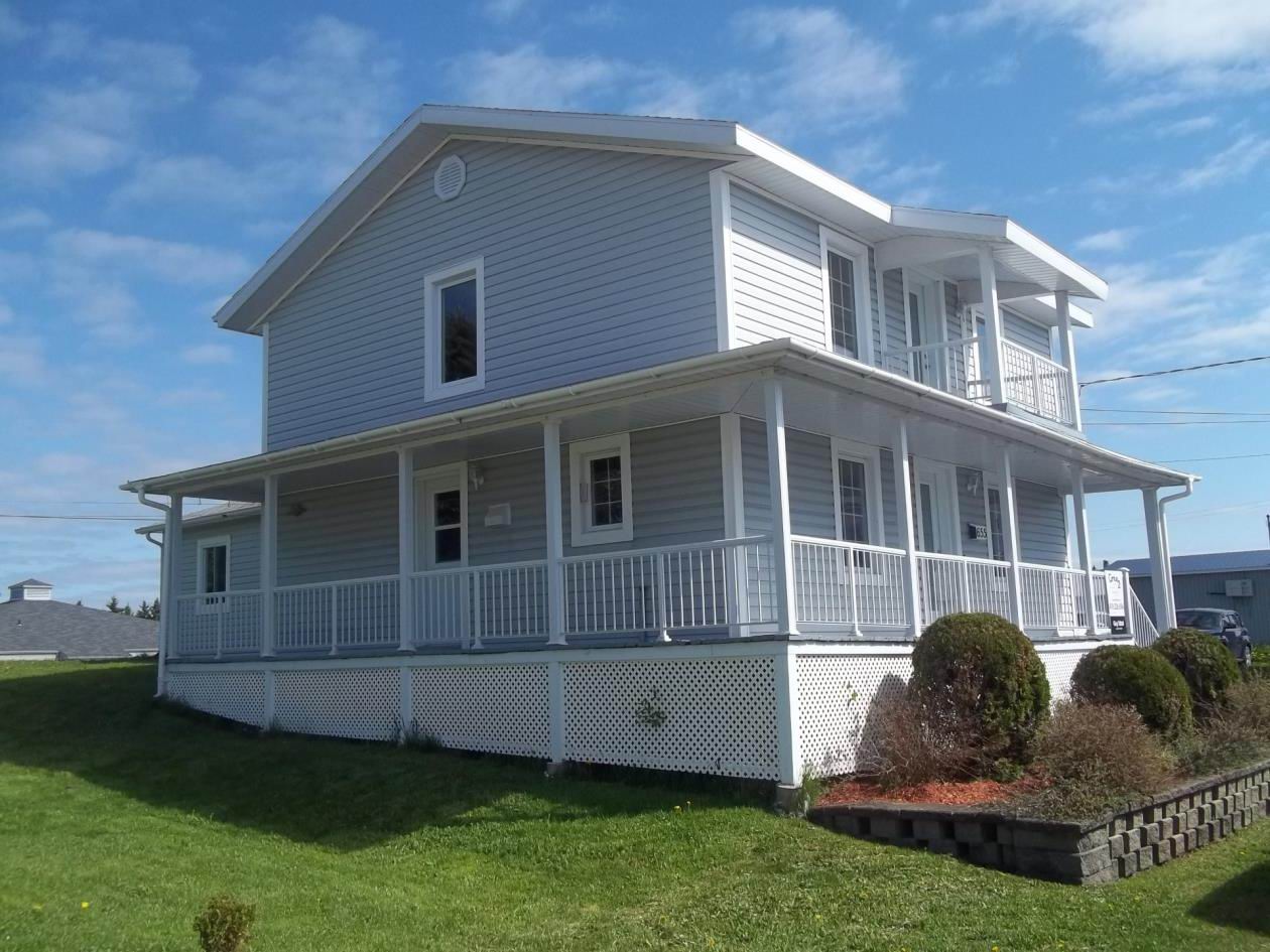 Maison ancestrale au centre du village de SteRosedeWatford Montreal