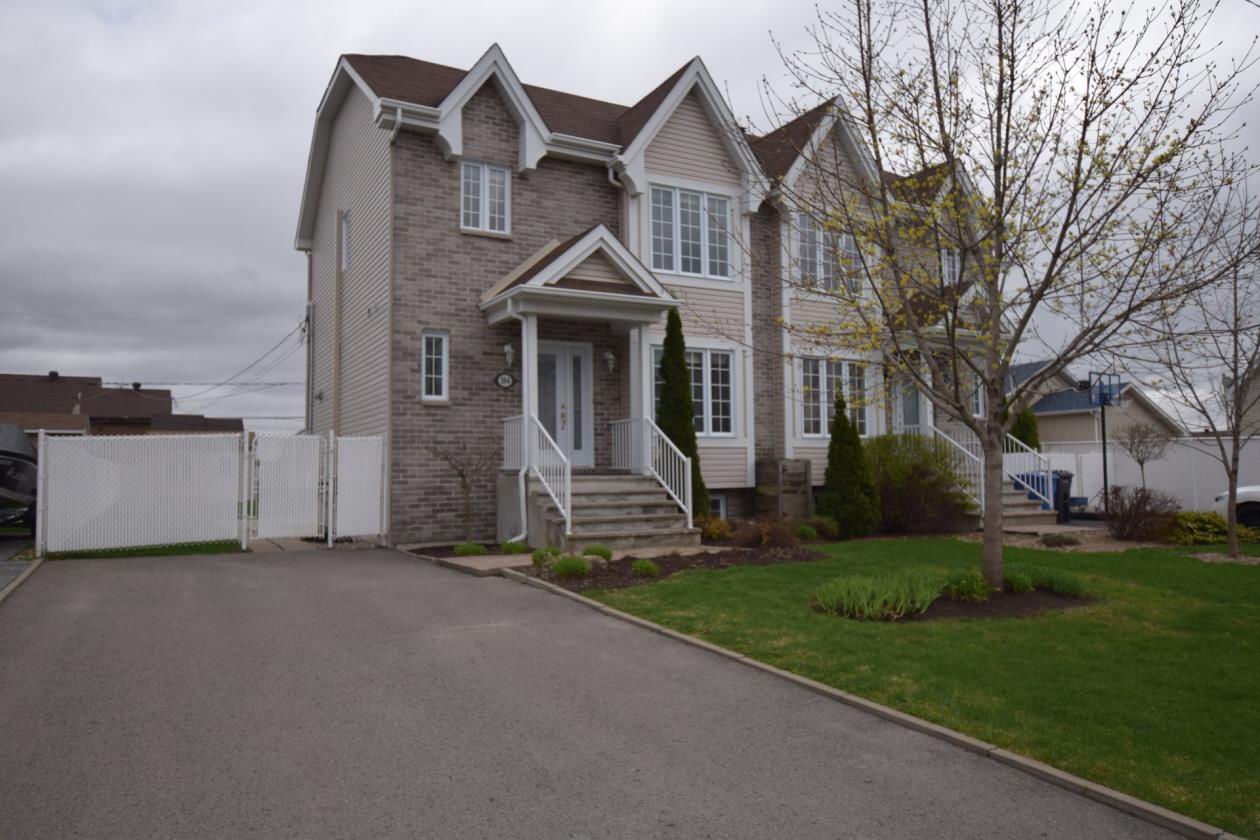 Magnifique maison jumelée 3 chambres à SainteAnnedesPlaines Montreal