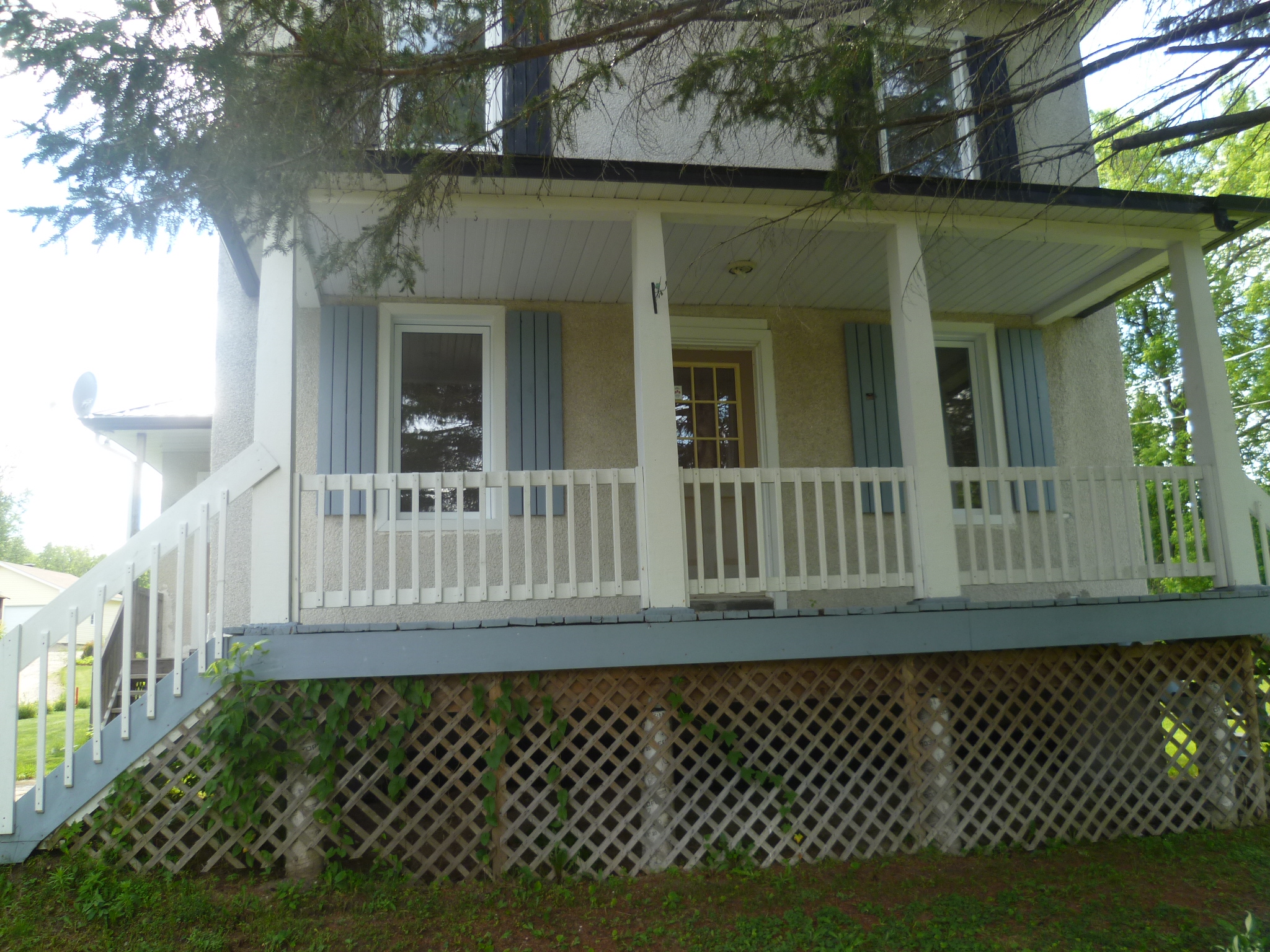 Maison à Papineauville . 1,350 pieds carrés libre immédiatement