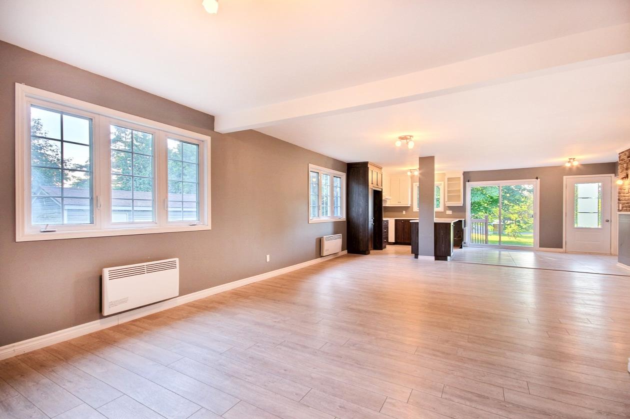 Belle maison entièrement refaite à neuf à Rougemont Montreal/Centre