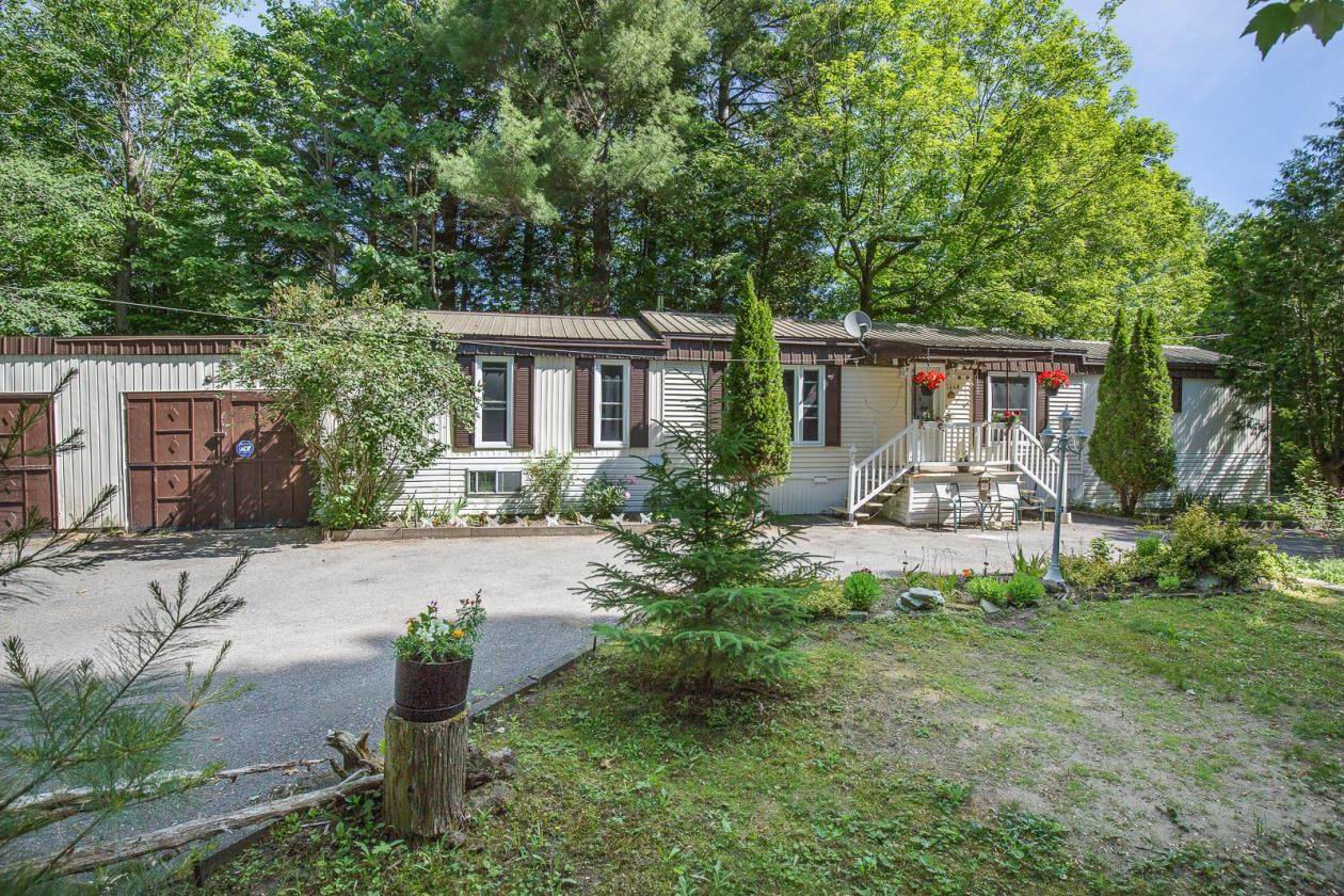 Maison mobile 3 cac 2 sdb et garage double à Lacolle 85 000 Montreal