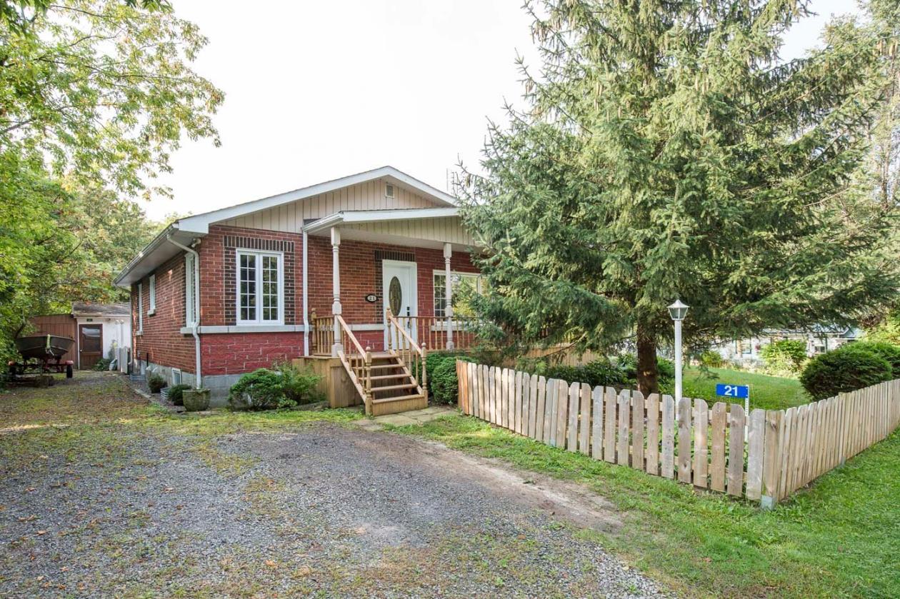 Bungalow en briques Vue et accès à l'eau Noyan Montreal/CentreVille