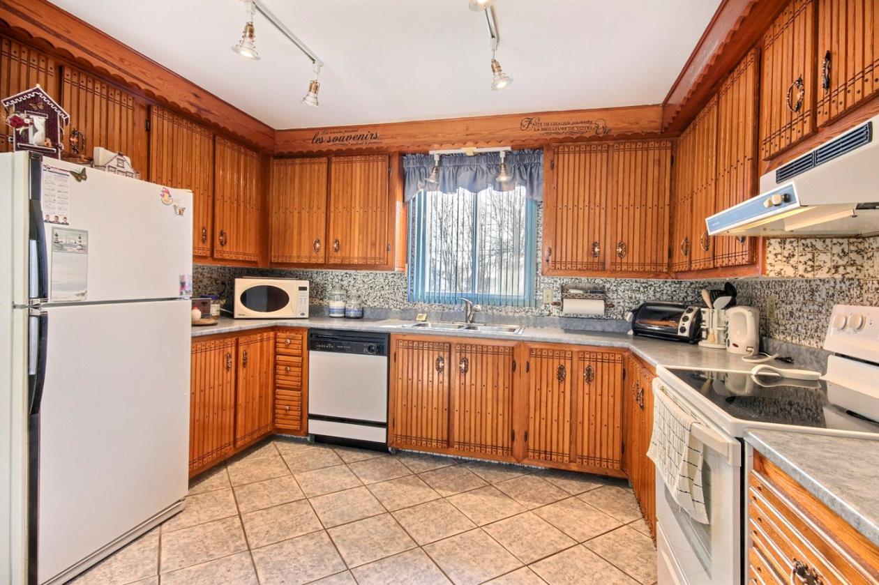 Maison au bord de l'eau StPauldel'ÎleauxNoix Montreal/CentreVille