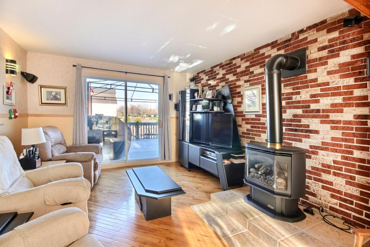 Maison au bord de l'eau StPauldel'ÎleauxNoix Montreal/CentreVille