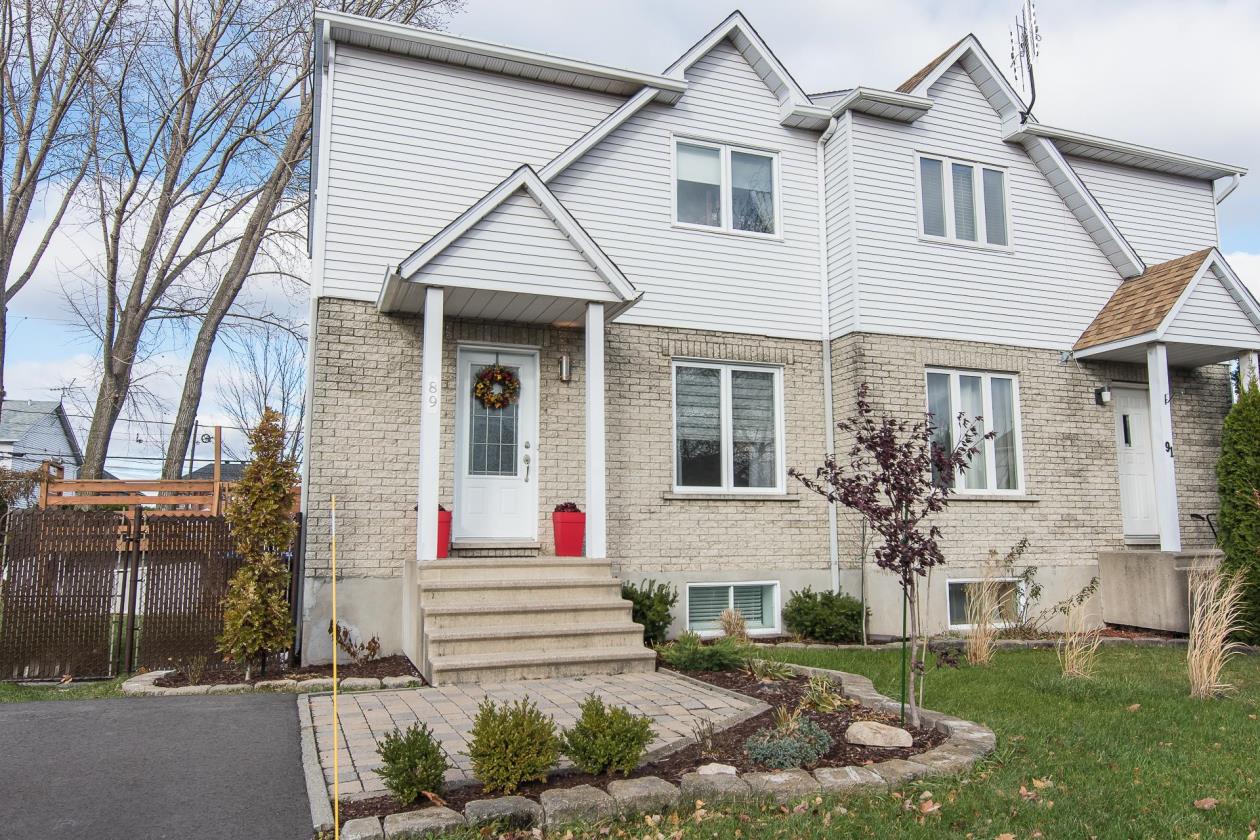 Magnifique maison jumelée et rénovée StJeansurRichelieu Montreal/CentreVille (Montréal) Magnifique maison jumelée et rénovée StJeansurRichelieu Montreal/CentreVille (Montréal)