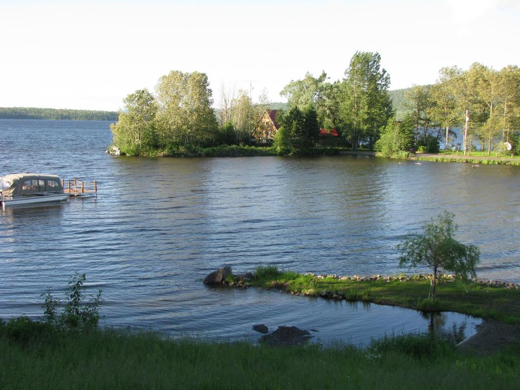 Maison 4 chambres Havre de paix au bord du Lac Témiscouata Montreal/CentreVille (Montréal) Maison 4 chambres Havre de paix au bord du Lac Témiscouata Montreal/CentreVille (Montréal)