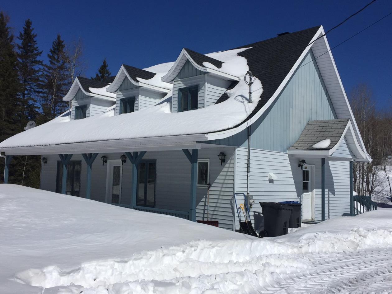 Belle maison canadienne au prix d'un loyer BasStLaurent Montreal/CentreVille (Montréal) Belle maison canadienne au prix d'un loyer BasStLaurent Montreal/CentreVille (Montréal)