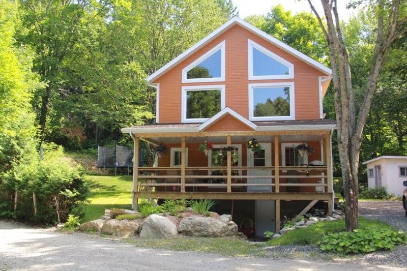 A vendre Chalet avec acces au lac SaintDamiendeBuckland (Chaudière