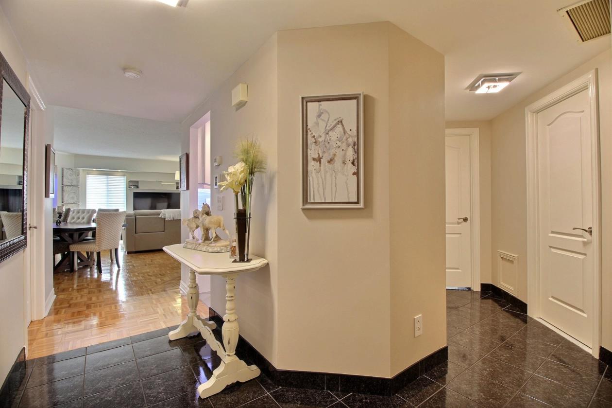 Luxueux condo rénové 3 chambres 1572 pc à StLeonard Montreal/Centre