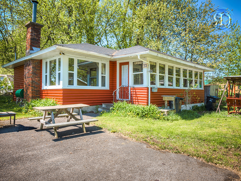Chalet à vendre avec vue sur l'eau navigable Lacolle (Montérégie)