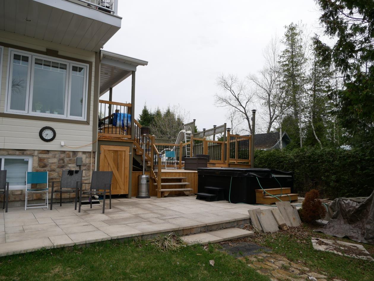 Splendide maison 5 chambres au bord de l'eau LacdesÉcorces Montreal