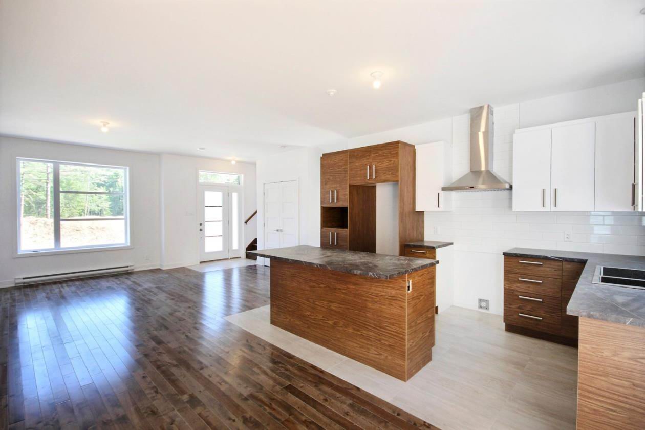 Maison neuve à prix d'aubaine à VeniseenQuebec Montreal/CentreVille