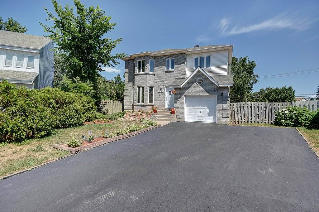 Magnifique maison rénovée entièrement à Pierrefonds Montreal/Centre