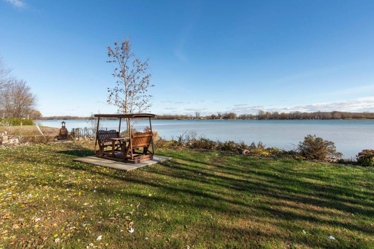 SUCCESSION Maison au bord de la rivière Richelieu à StBlaisesur