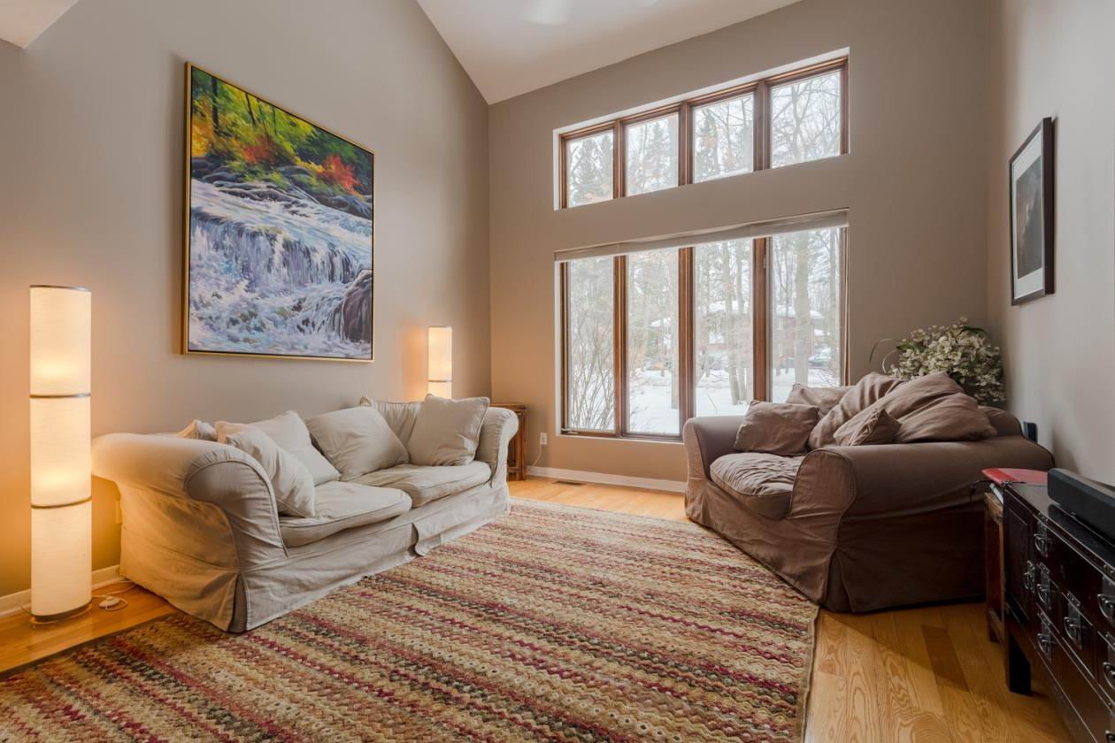 ** Magnifique maison au Quartier Saddlebrook de StLazare** Montreal