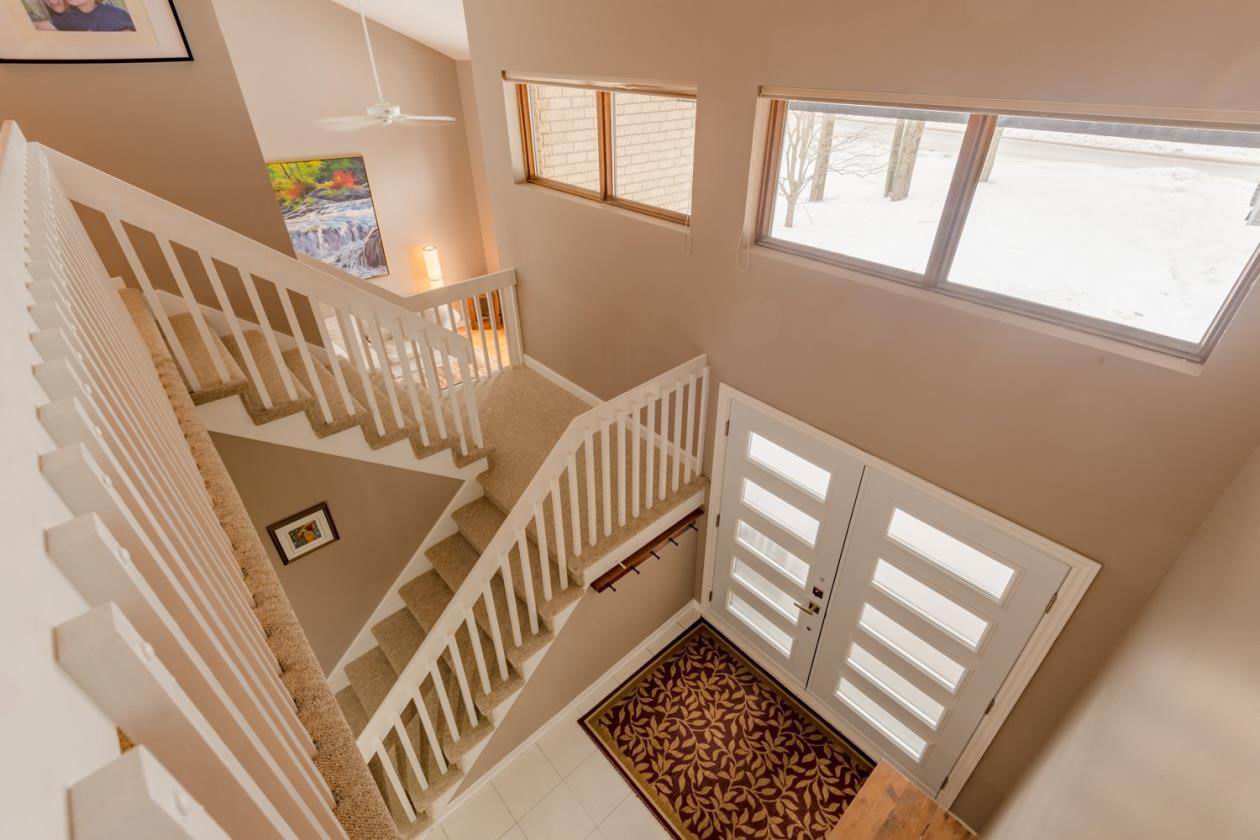 ** Magnifique maison au Quartier Saddlebrook de StLazare** Montreal