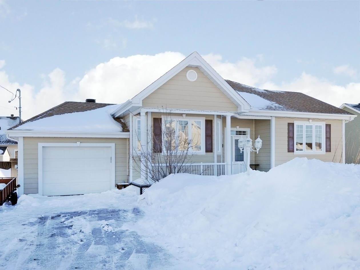 Très grande maison 6 chambres avec 2 salles familiales à StZotique