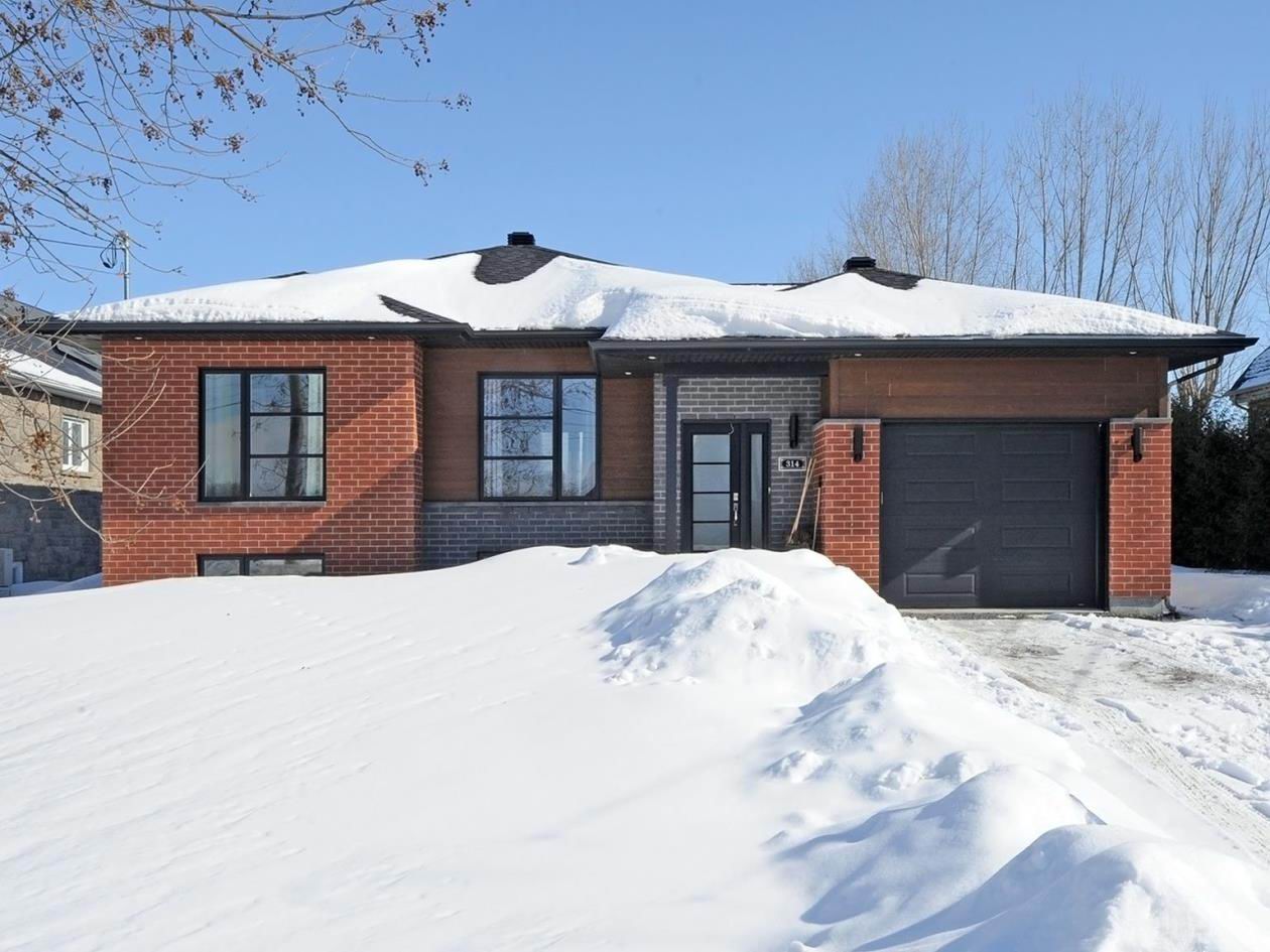 Magnifique maison de finition haut de gamme à StZotique Montreal