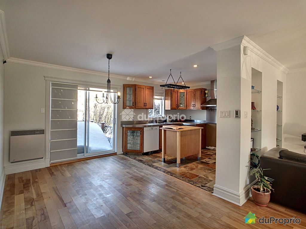 Maison avec bachelor Terrebonne près de BoisdesFilion Montreal/Centre