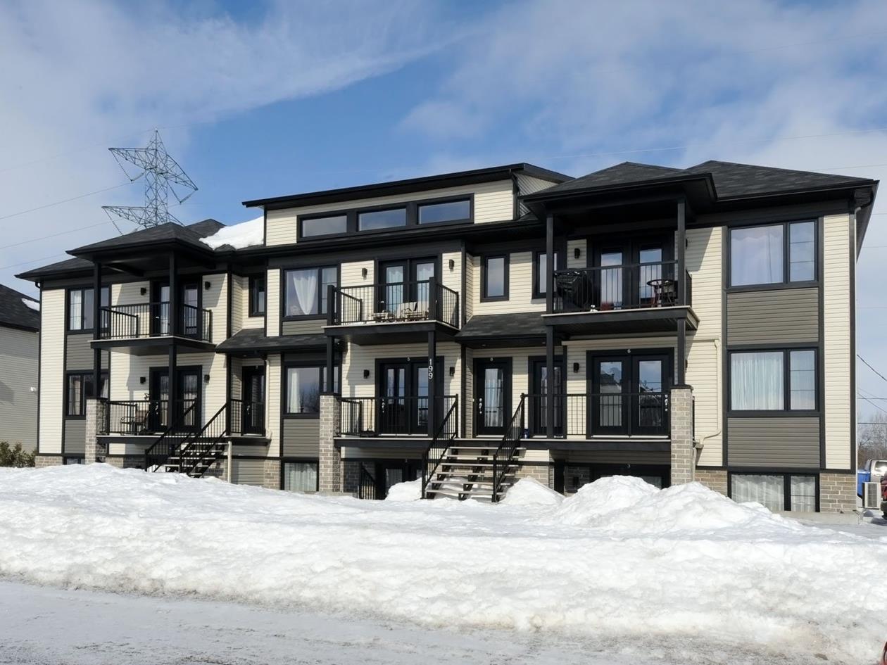 Condo 2 chambres 2014 Environnement paisible Les Coteaux Montreal