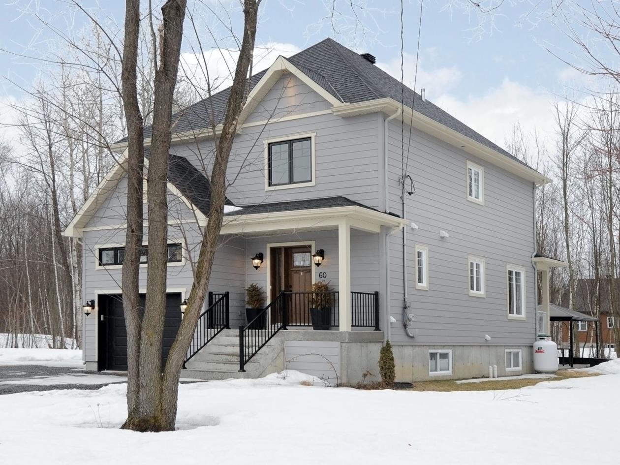 Superbe maison à étages de qualité supérieure à RivièreBeaudette