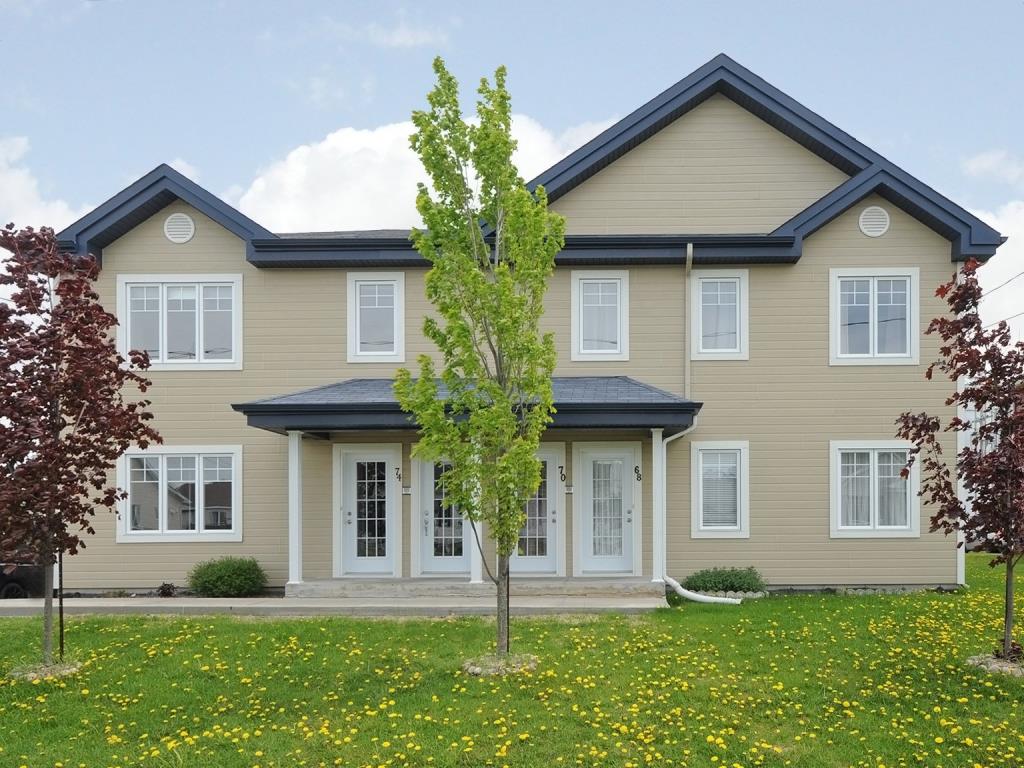 Condo au 2e étage décoré avec goût à StPolycarpe Montreal/CentreVille (Montréal) Condo au 2e étage décoré avec goût à StPolycarpe Montreal/CentreVille (Montréal)