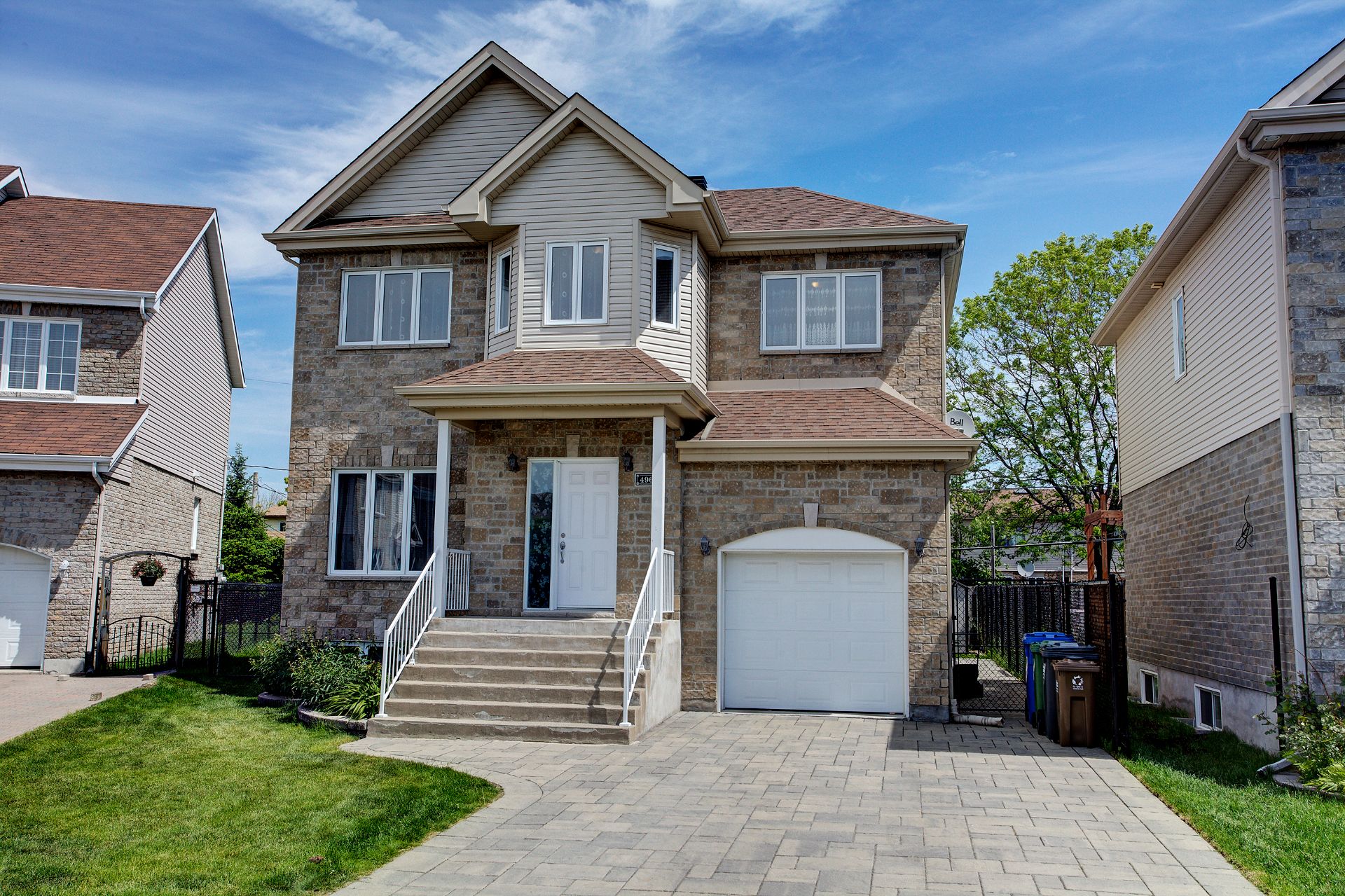 Belle maison 5 chambres très bien entretenue Proche de tout à Brossard Montreal/CentreVille