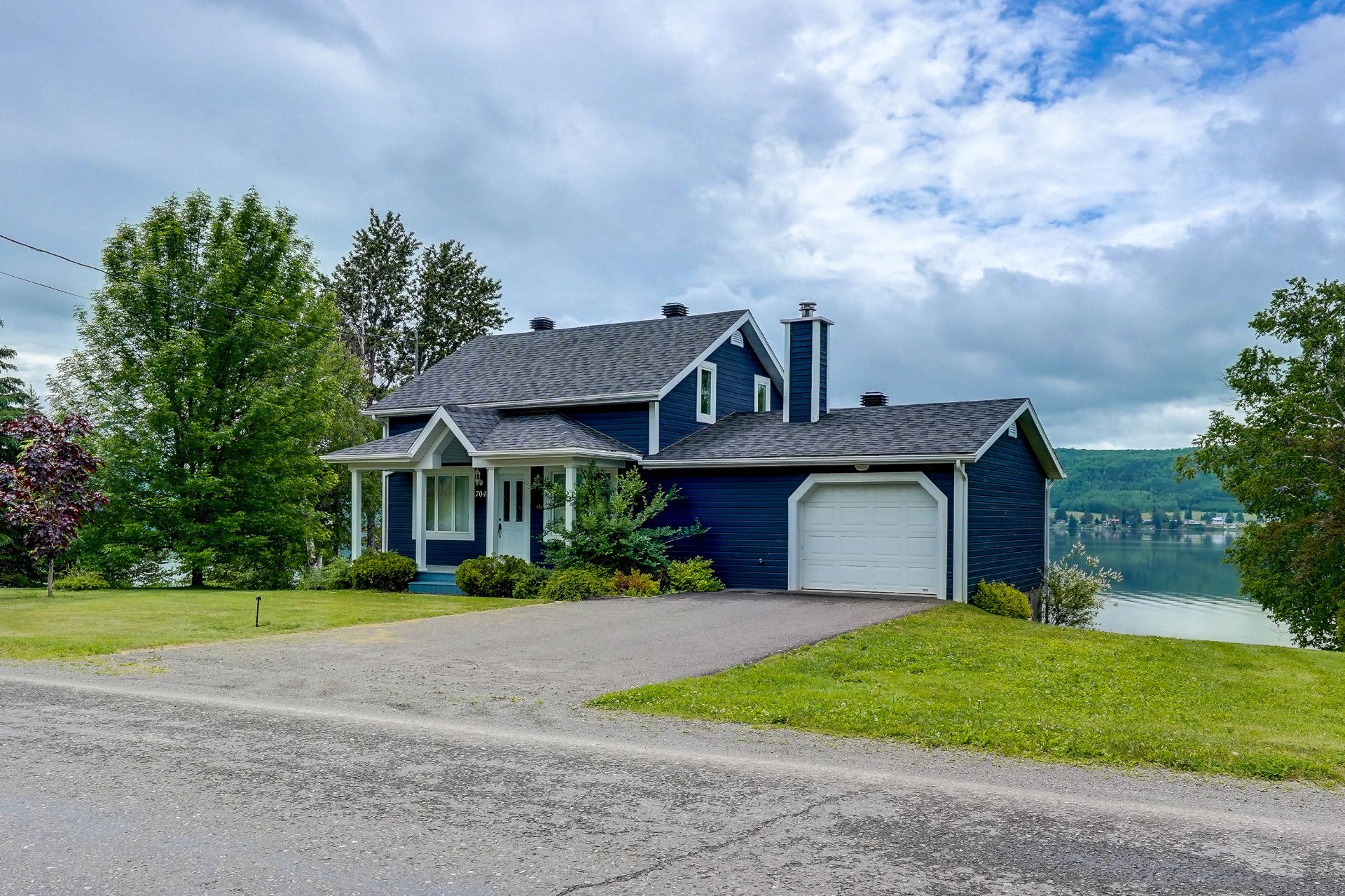 Belle maison au bord de l'eau Vente de succession Packington Montreal