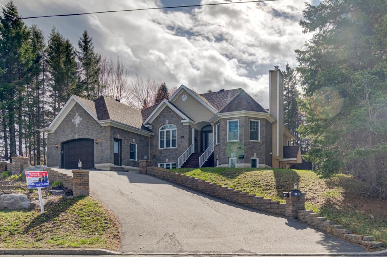 Superbe maison avec intergénération à SteAgathedesMonts Montreal