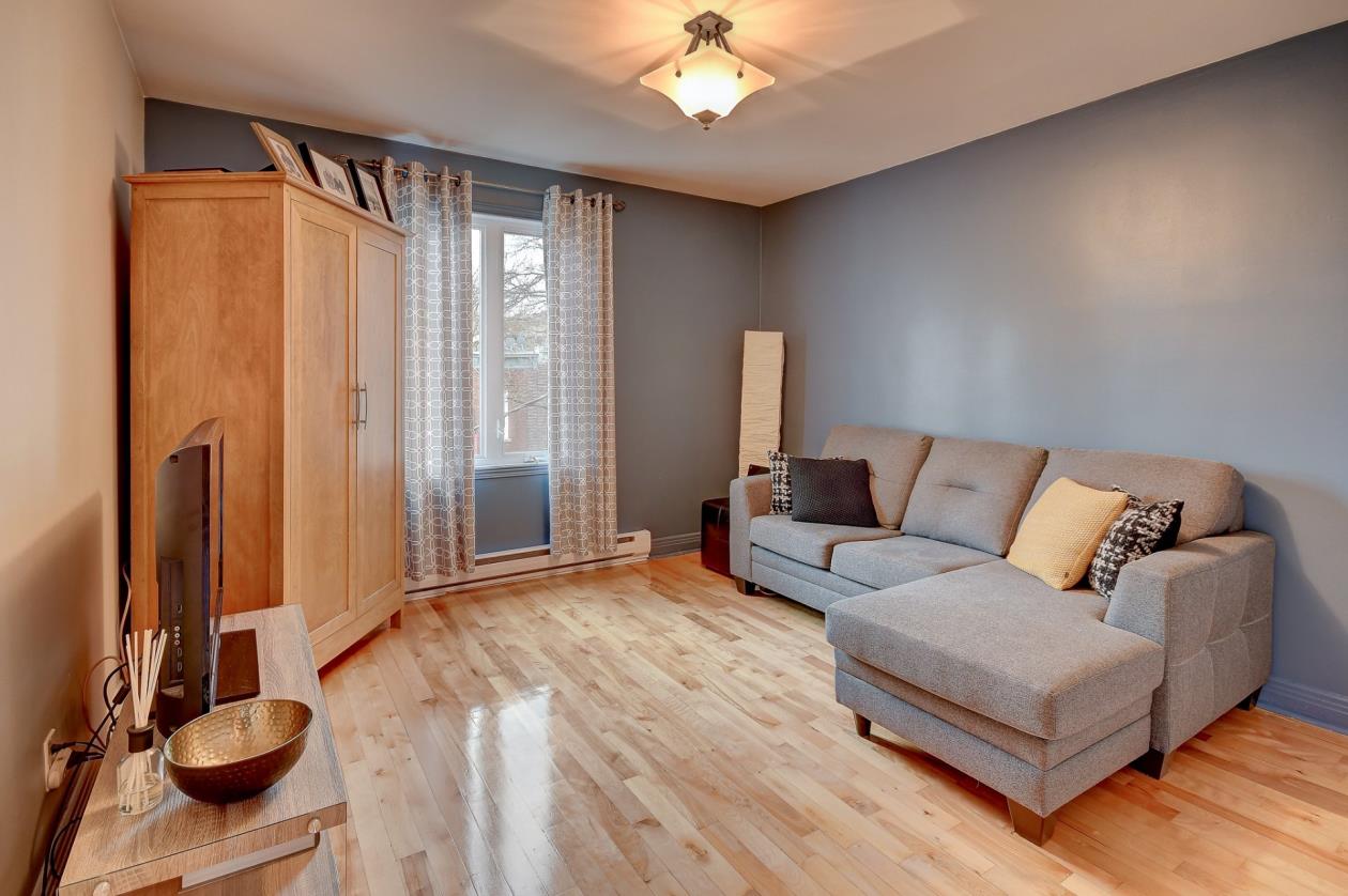 6plex extrêmement bien entretenu à VilleMarie Montréal Montreal/Centre