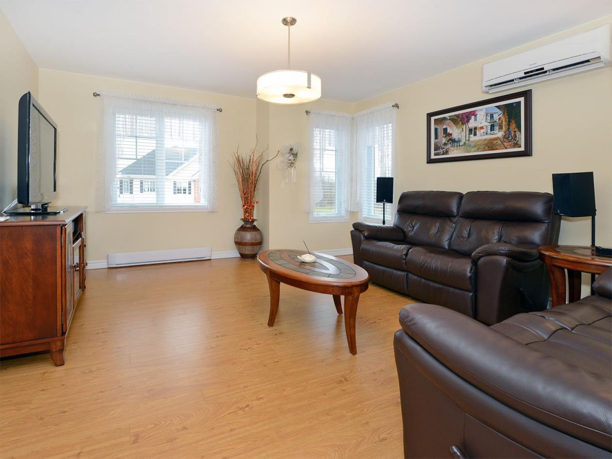 Beau condo 2 chambres Construction 2013 Les Coteaux Montreal/Centre