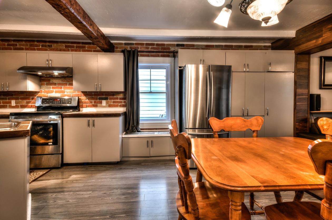 175 000 !! Superbe maison rénovée à L'AngeGardien Montreal/CentreVille (Montréal) 175 000 !! Superbe maison rénovée à L'AngeGardien Montreal/CentreVille (Montréal)
