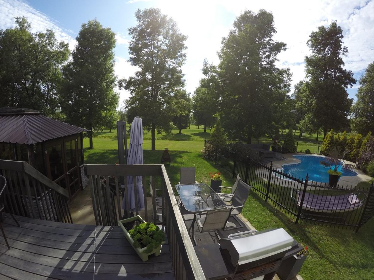 Magnifique maison adossée au golf de StZotique Montreal/CentreVille